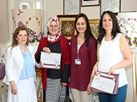 Kadınlar katılım belgelerini aldılar