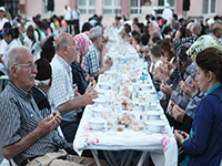 Ramazan Bereketi Ataşehir Sokaklarında