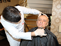 HUZUREVİ SAKİNLERİNE  KİŞİSEL BAKIM HİZMETİ VERİLDİ