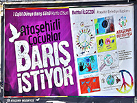 Barış resimleri sergileniyor