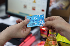 ATAŞEHİR’DE SOSYAL MARKETLER’DE İYİLİK PAYLAŞTIKÇA ÇOĞALIYOR