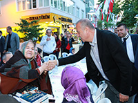 HEP BİRLİKTE ORUÇLARINI AÇTILAR