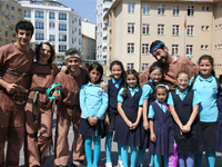 “Çok Yaşa Tiyatro” Oyunu Coşkulu başladı.