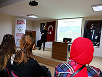 “DİSLEKSİ BİR HASTALIK DEĞİLDİR”