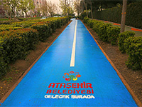 ATAŞEHİR’DE YOLLAR RENKLENDİ